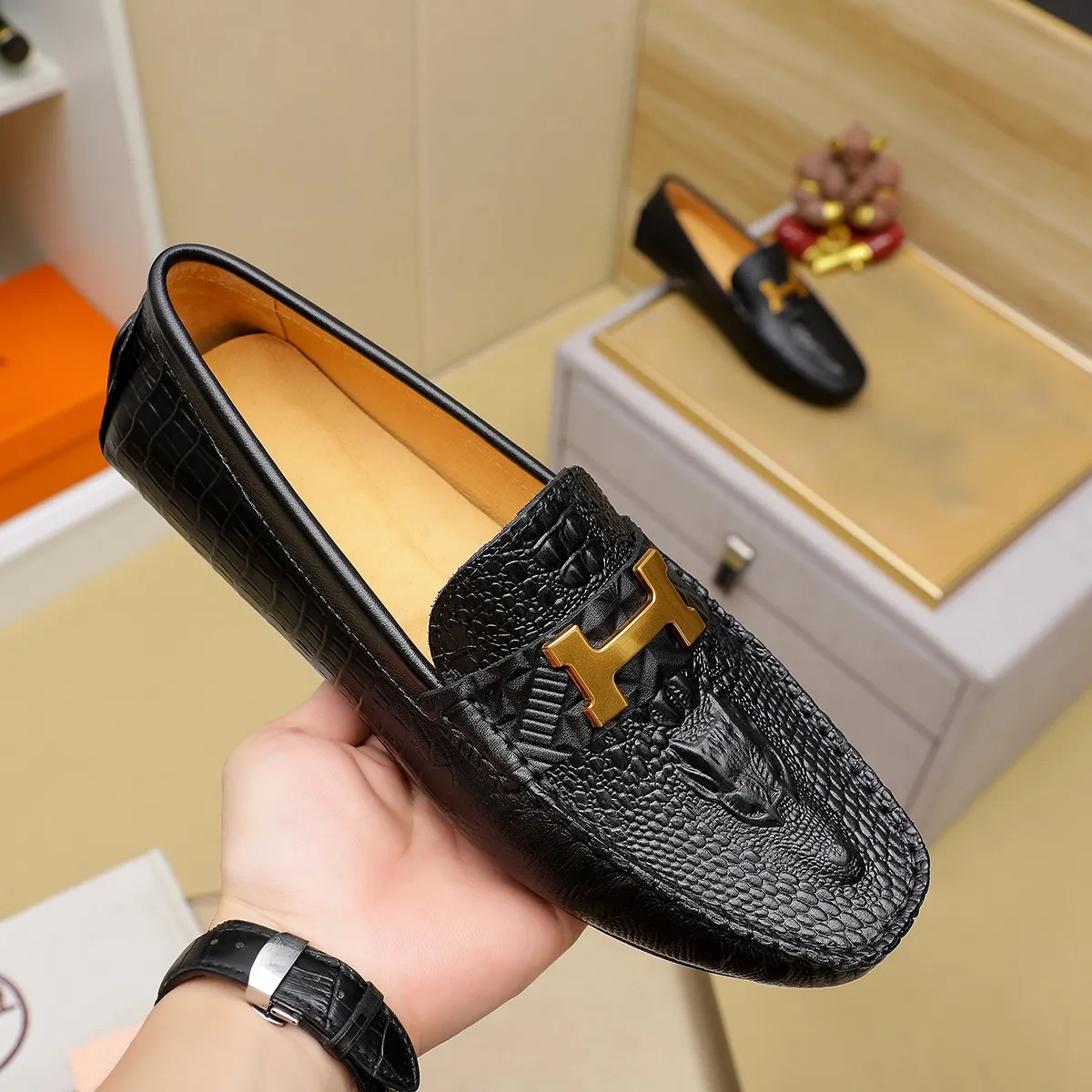 Men's shoes 💰380 🕷🕷【HERMES】The same style as Hermès counters🇨🇳Classic slip-on shoes 1:1 mold opening💯Original quality🍓Using imported first-layer cowhide🍅Pigskin lining🌶🌶Super high-end men's leather shoes🇨🇳Solid and stable Very special🍇color, optional! Code number 38-45……